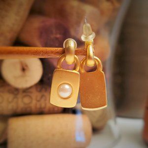 Golden, dangle rectangles